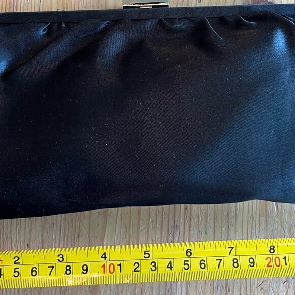 Laila Rowe Black Flowered Clutch - Picture 2 of 3